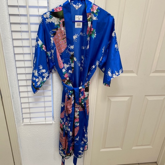 Japanese kimono with robe belt NWT - Picture 5 of 7